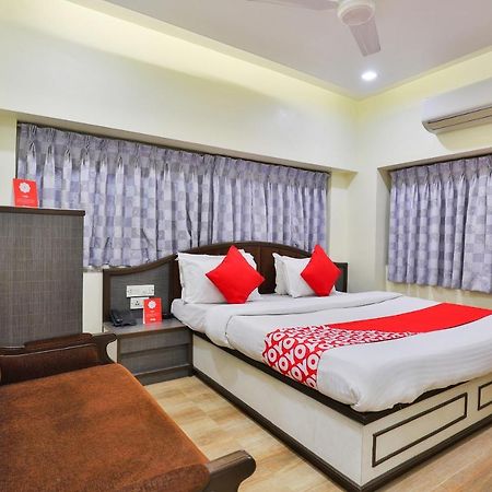Oyo 17117 Hotel Rainbow วาโดดารา ภายนอก รูปภาพ