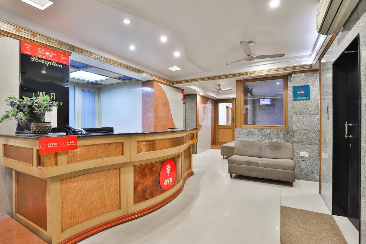 Oyo 17117 Hotel Rainbow วาโดดารา ภายนอก รูปภาพ